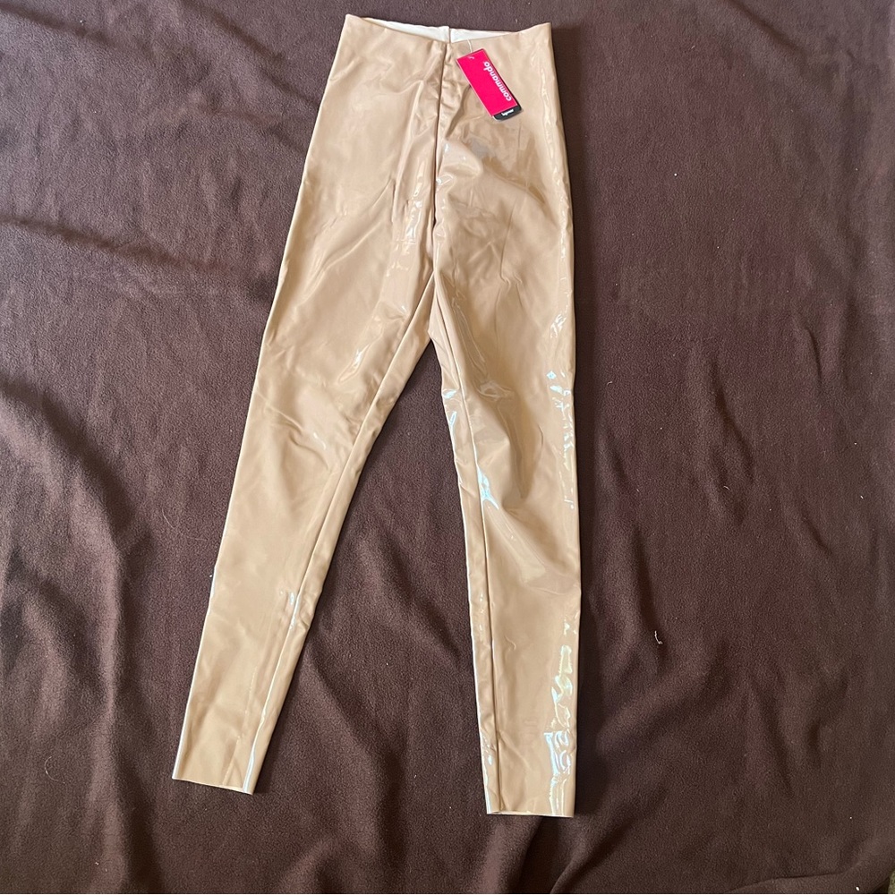 NWT - Commando Nude Patent Leggings